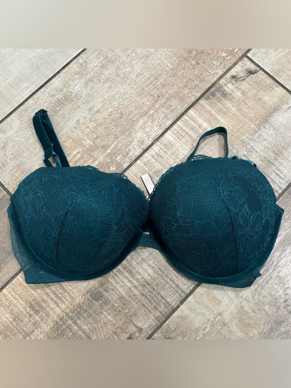 Victoria's Secret green/teal lace  push up bra Size 40DD